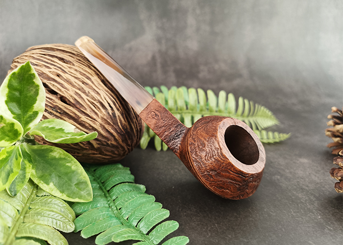 (Sold Out) ไปป์ Ropp Vintage Stout Sandblasted Squat Bulldog