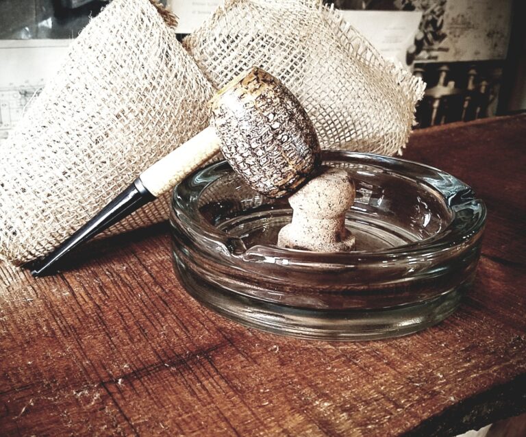 cork_knocker_with_ashtray