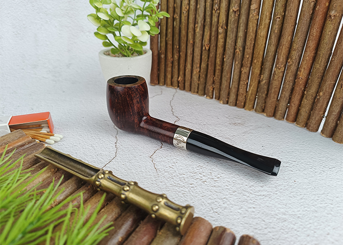 (Sold Out) ไปป์ Peterson Aran Smooth Nickel Mounted Fishtail X105