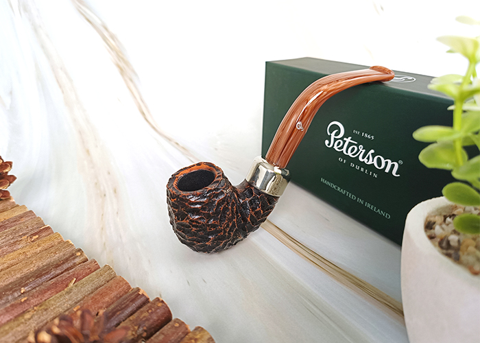 ไปป์ Peterson Derry Rusticated 221 Fishtail