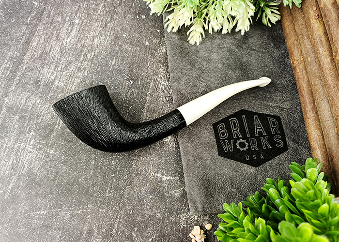 ไปป์ BriarWorks Classic Dark Rusticated with White Stem C10
